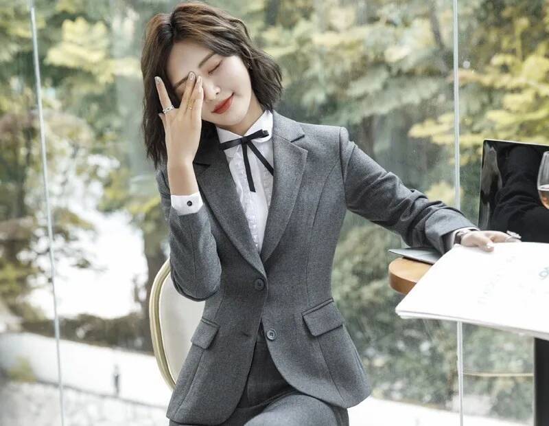 斬新なグレーのフォーマルブレザーとジャケット、コート、長袖、 - Formal Winter Wear Women Jacket のレビューと価格